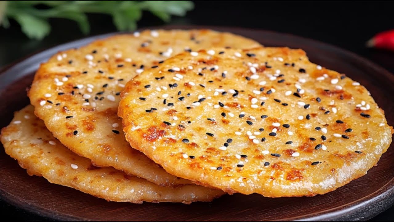 5-Minute Cottage Cheese Garlic Flatbread (Keto)