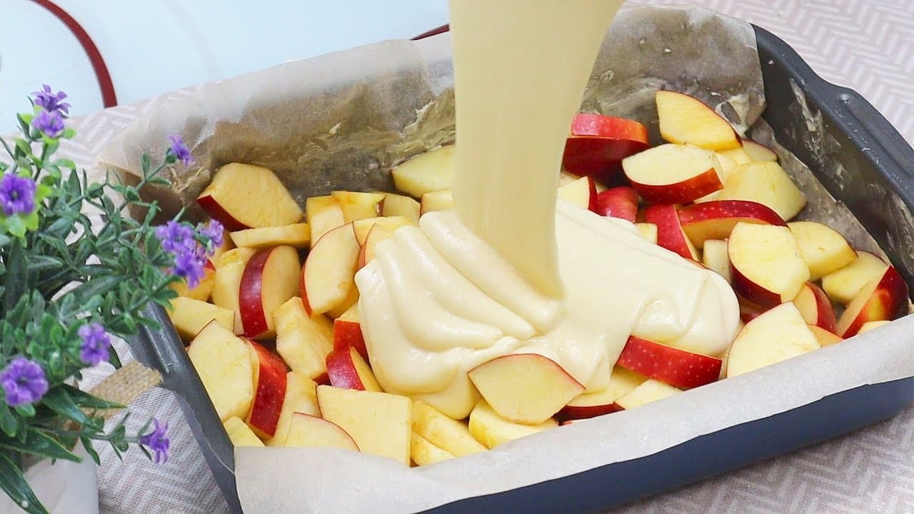 Quick 1-Minute Apple Cake with Fluffy Crumb
