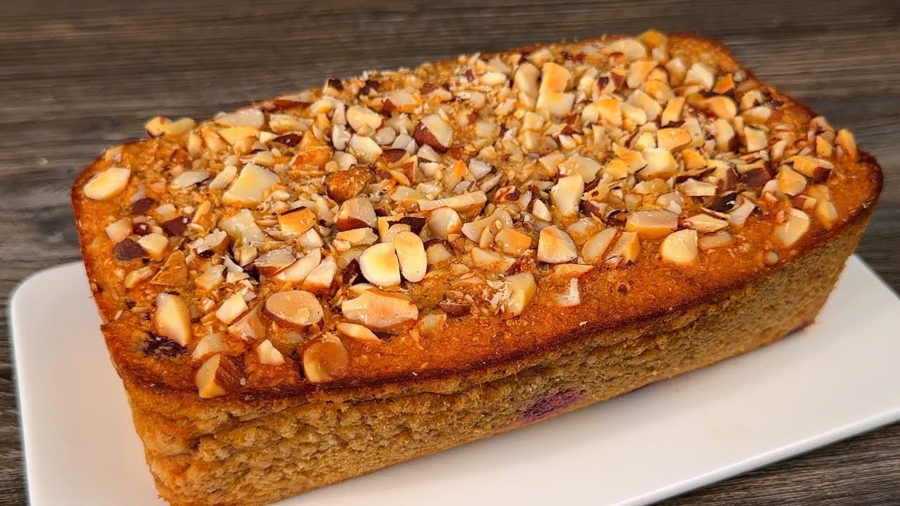 Horneado de desayuno de manzana, avena y cerezas con nueces de Brasil