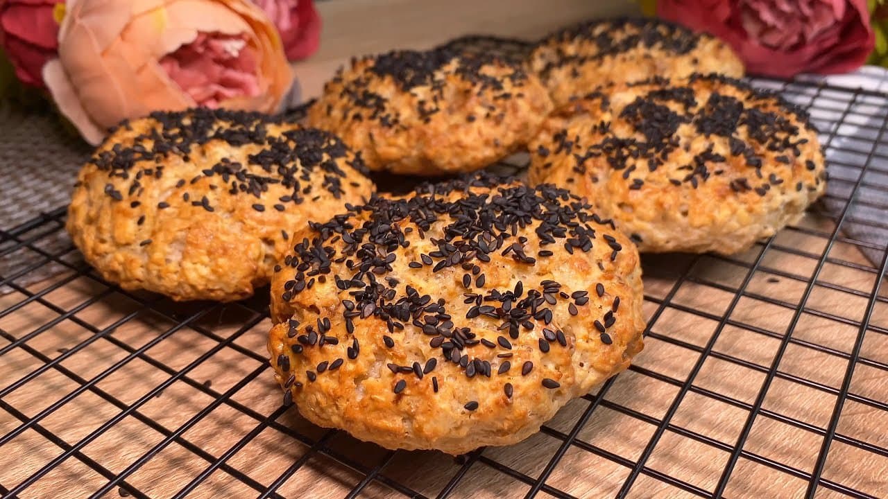 High-Protein Cottage Cheese Oat Rolls (No Flour)