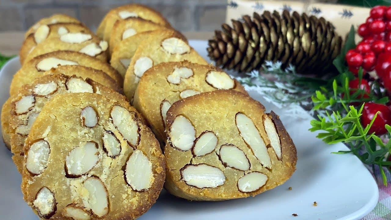 Gluten-Free Almond Shortbread Cookies (No Sugar)