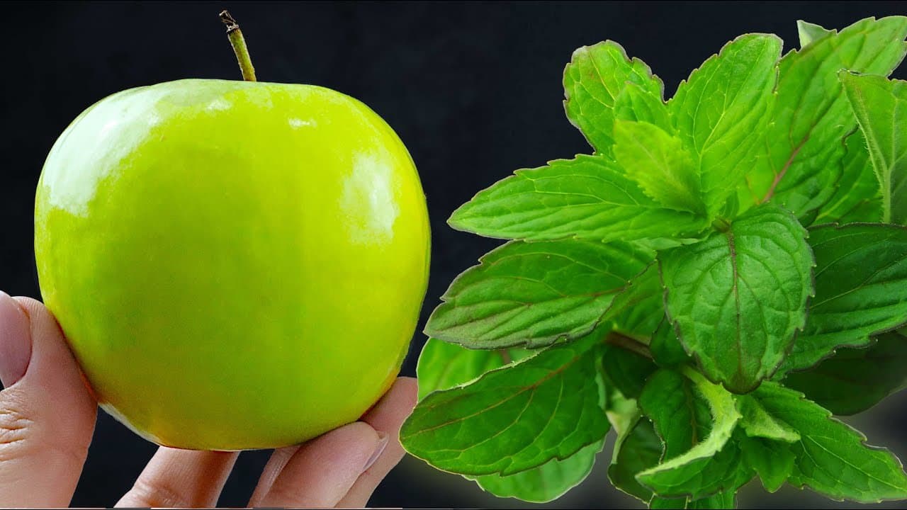 Smoothie detox de manzana verde, pepino y menta