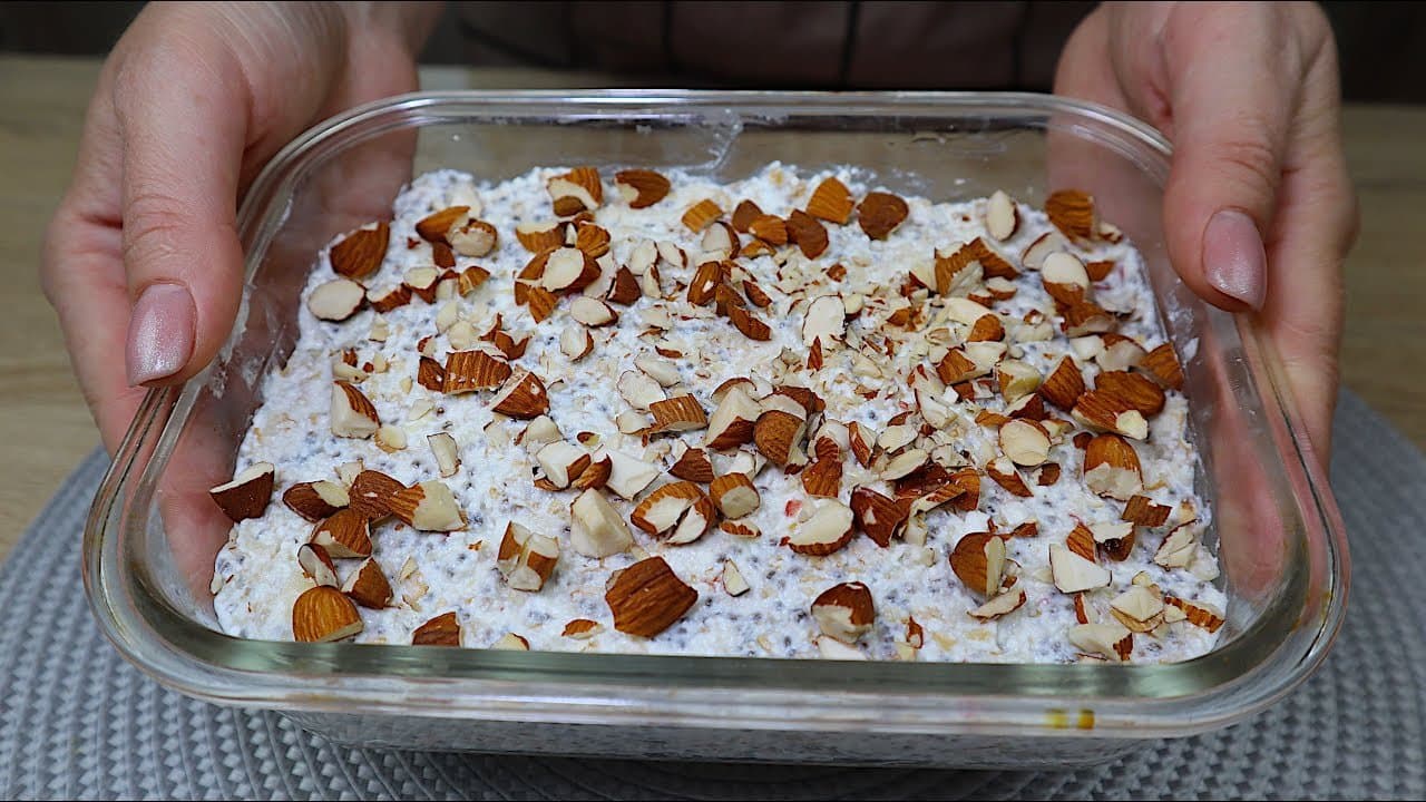 Eiweißreicher Apfel-Chia-Hüttenkäse-Auflauf