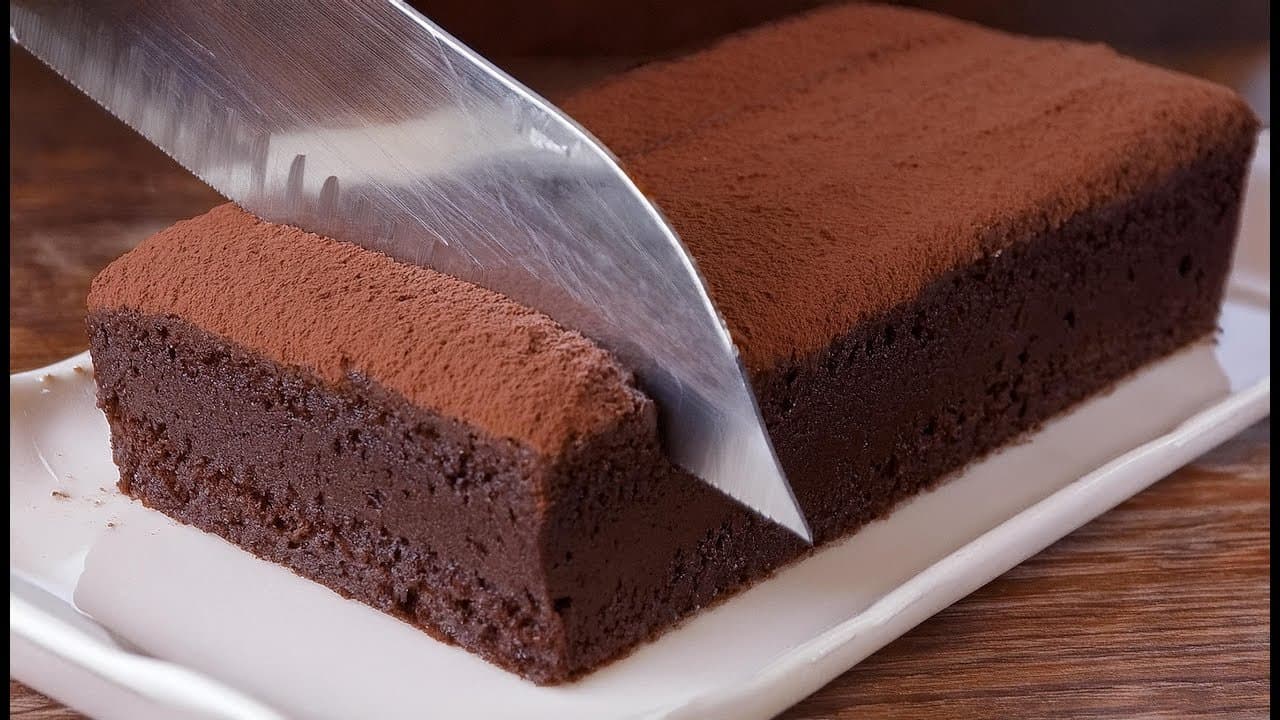 Low-Calorie Apple Cocoa Sponge Cake (No Sugar)