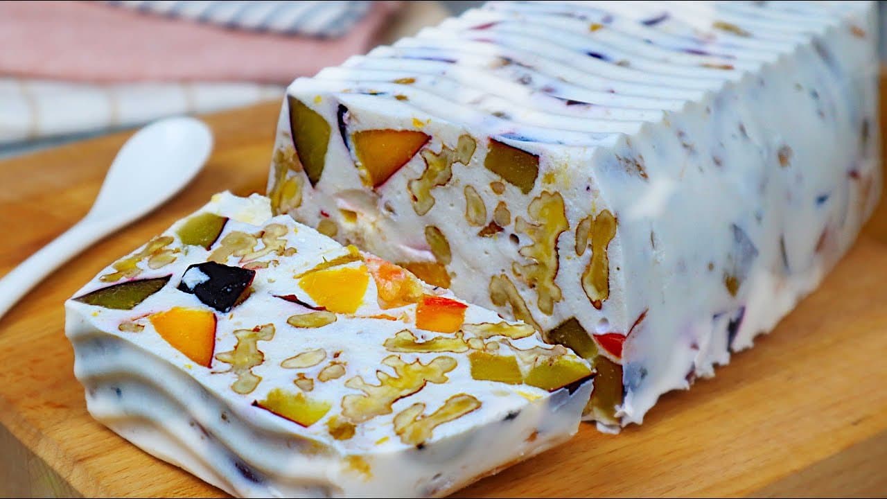 Hüttenkäse-Pfirsich-Pflaumen-Mousse ohne Backen