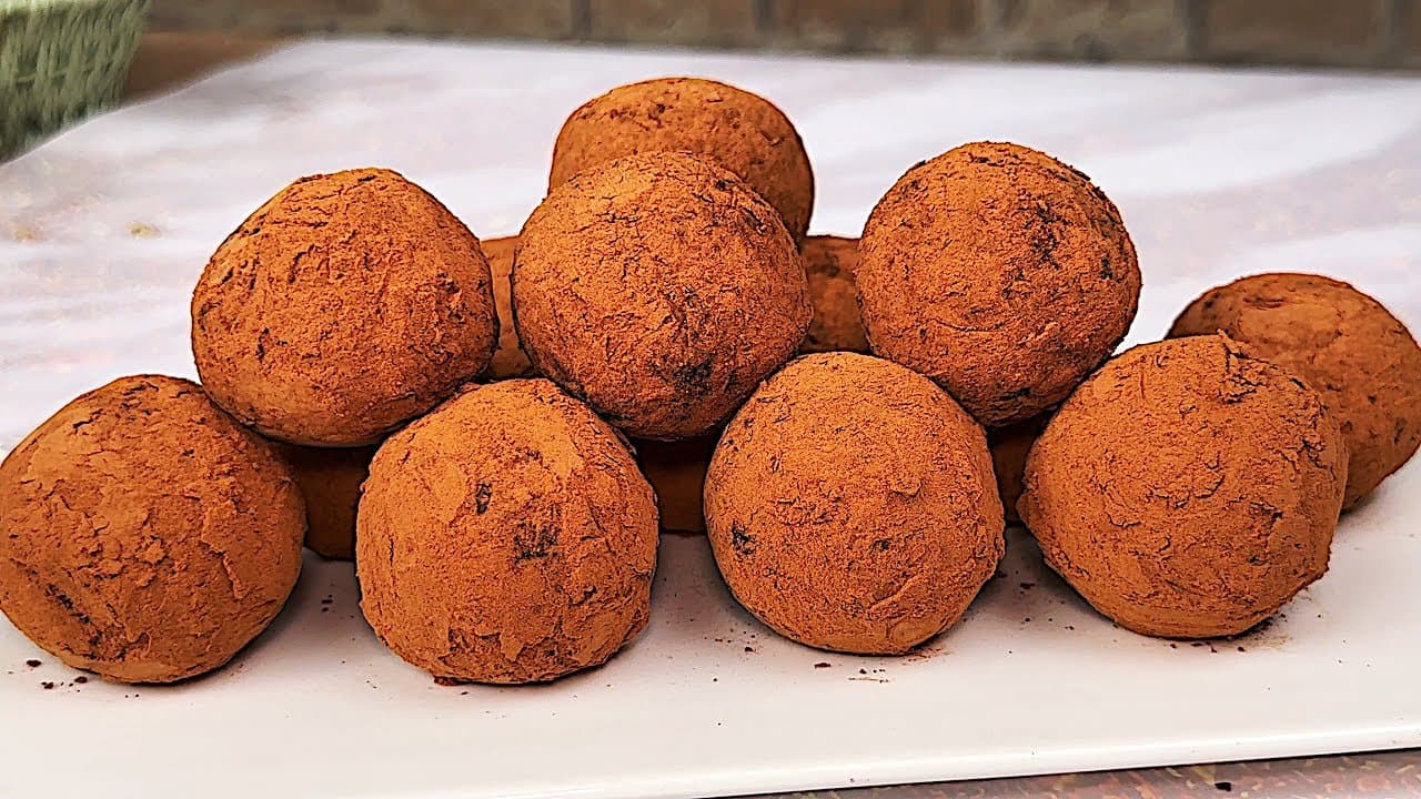 Trufas sin horno de lentejas, dátiles y cacao (sin azúcar)