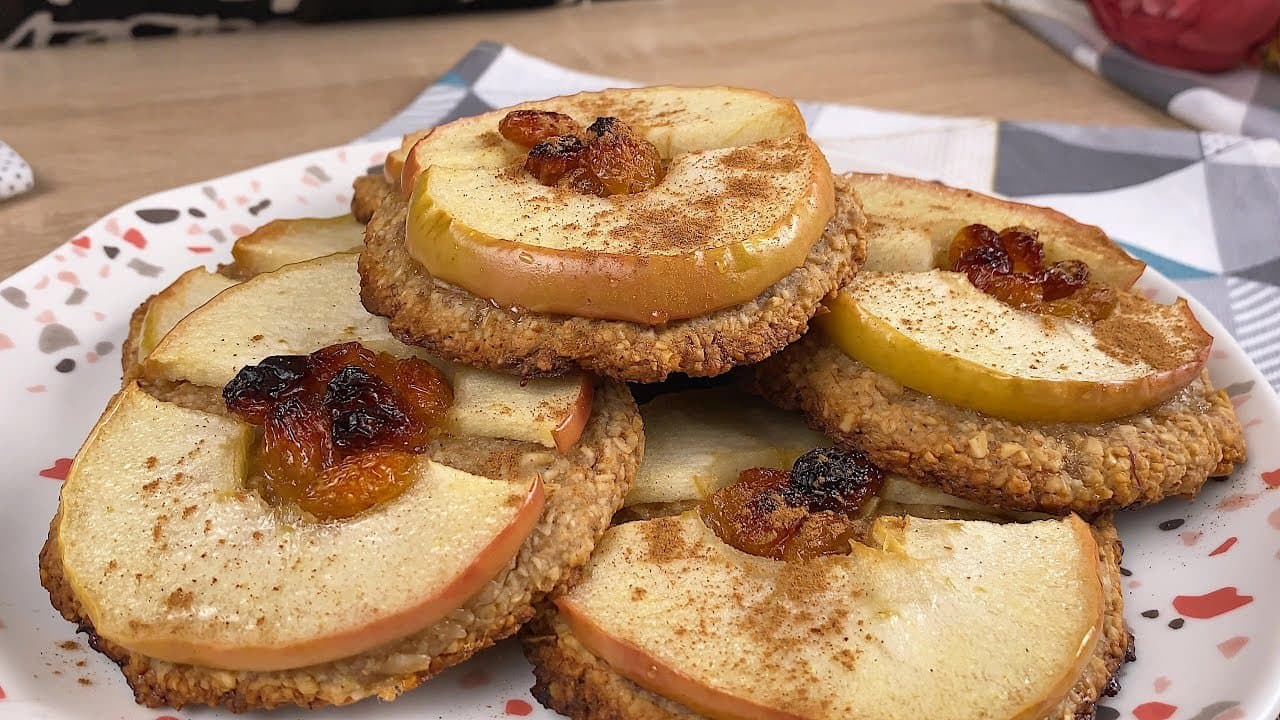 3-Ingredient Oat Apple Breakfast Bites (Egg-Free)