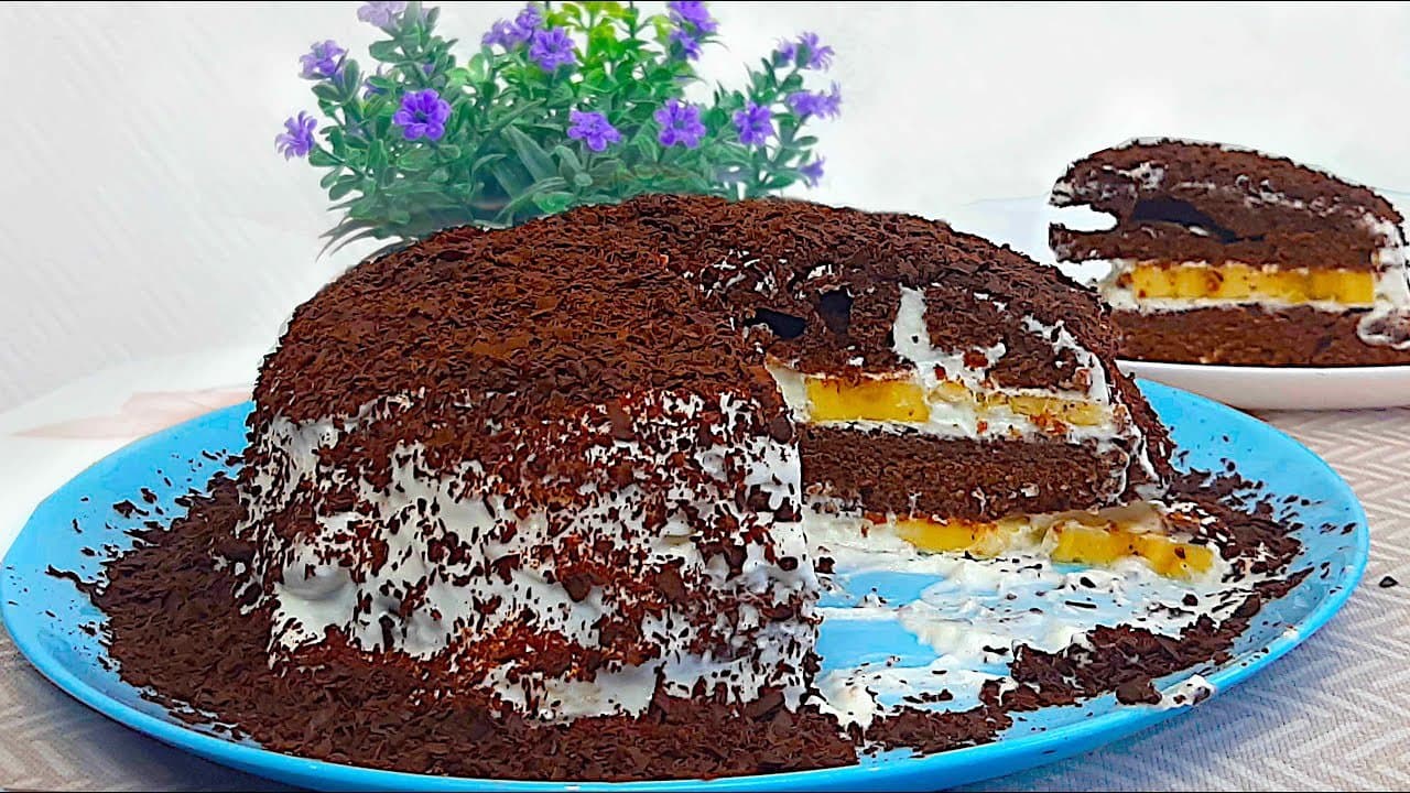 5-Minute Microwave Cocoa-Banana Layer Cake