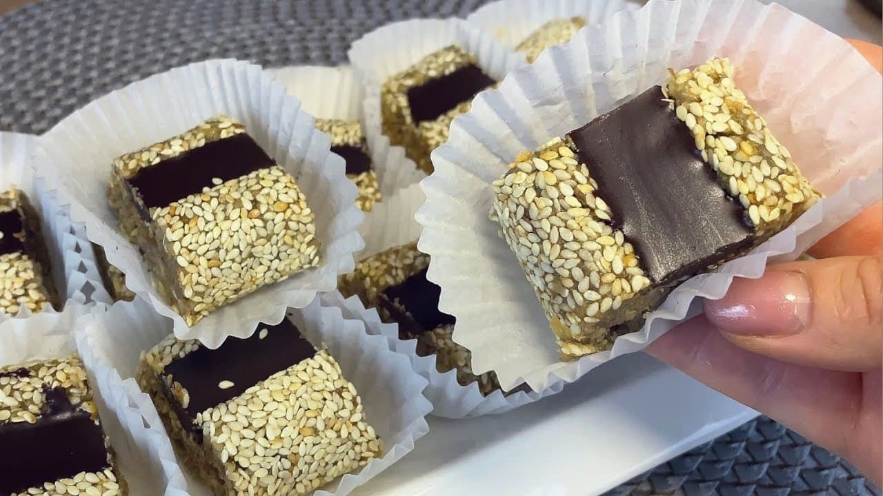 15-Minute Date Raisin Walnut Energy Balls