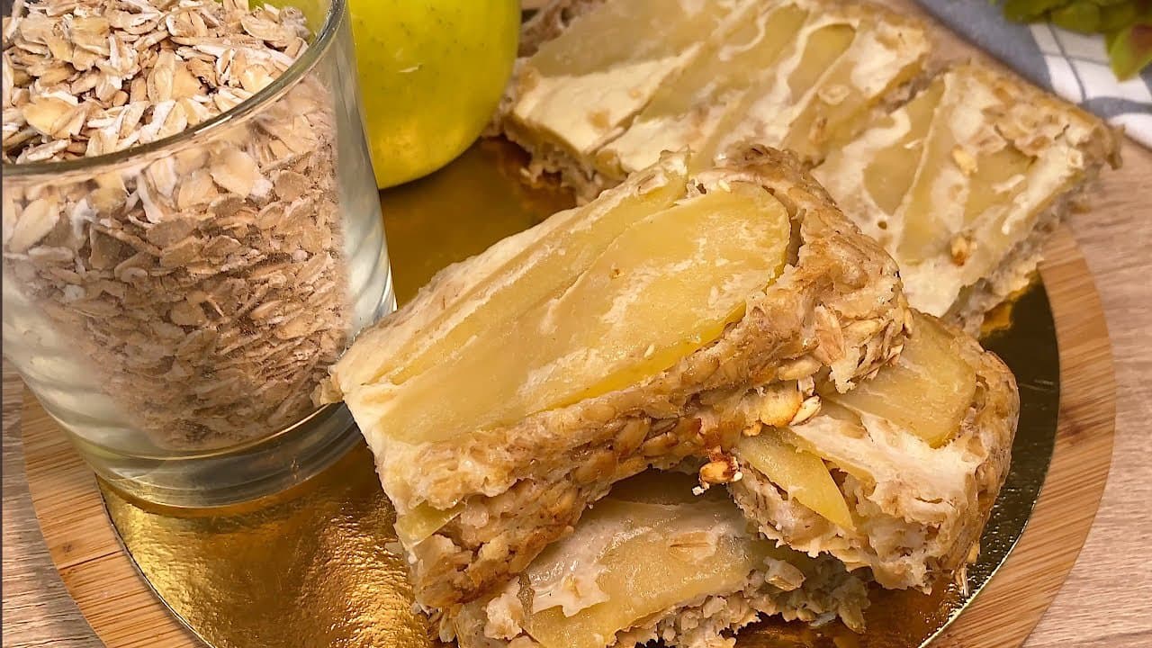 Flourless Apple Oat Crumble Cake (No Sugar)