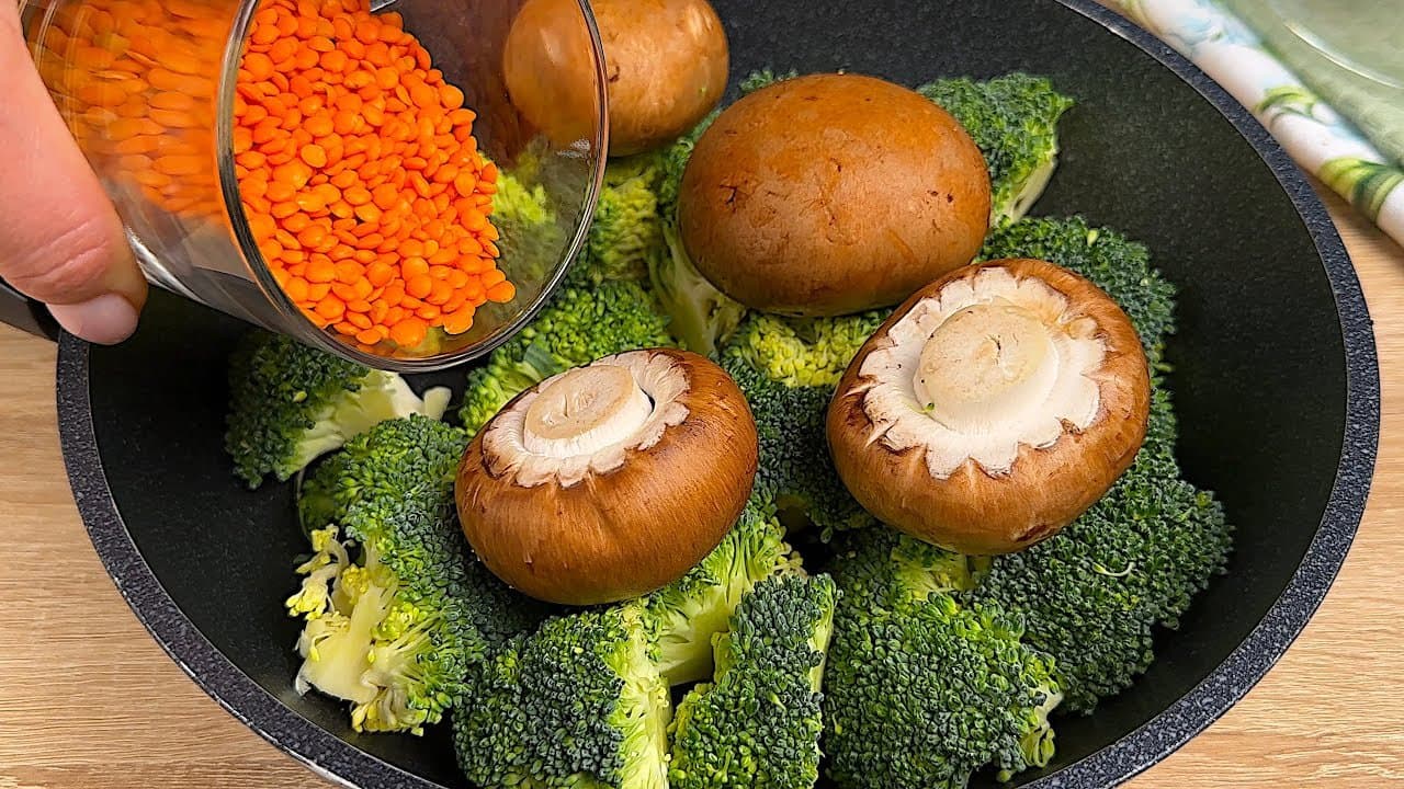 Broccoli Mushroom Lentil Skillet Saute (Vegan)