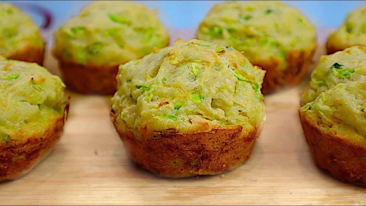 Muffins salés courgette et parmesan pour le petit-déjeuner