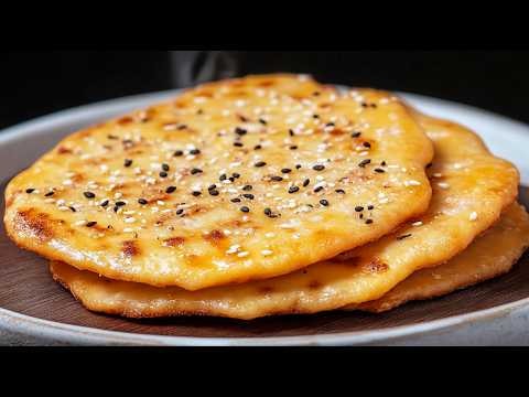 5-Minute Keto Parmesan Almond Flatbread — Quick keto flatbread with Parmesan, almond flour, sour cream and egg. Low-carb, 