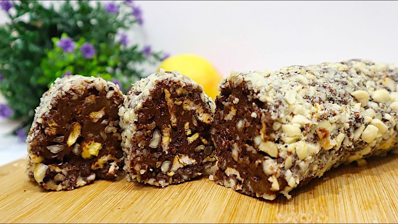 Erdnuss-Schokoriegel ohne Backen aus 4 Zutaten (ohne Zuckerzusatz) — Riegel ohne Backen aus zerdrückter Banane, Kakao, Erdnüssen und Knäckebrot. Ganz