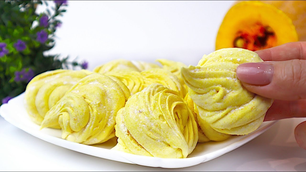 Milchfreies Kürbis-Orangen-Marshmallow (Glutenfrei) — Hausgemachtes Marshmallow aus einem Kürbis-Orangen-Püree, mit Agar-Agar und gesc