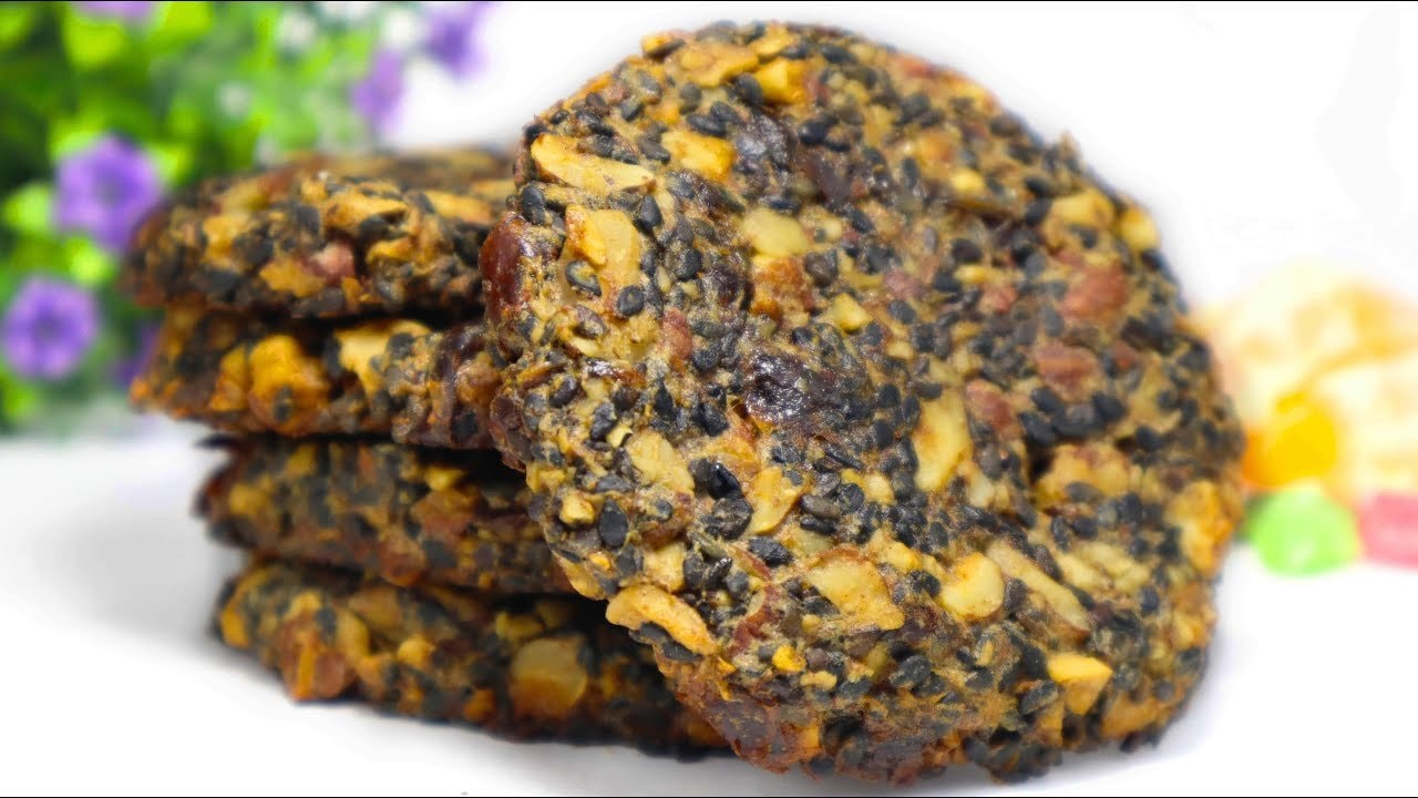 Glutenfreie Haselnuss-Dattel-Bananen-Kekse aus 4 Zutaten — Glutenfreie Kekse aus Haselnüssen, schwarzem Sesam, Datteln und zerdrückter Bana