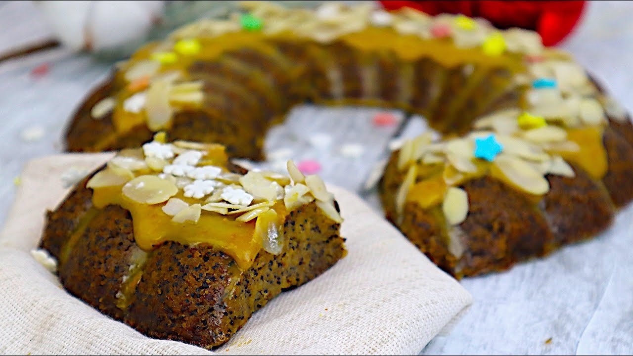 Mehlfreier Weihnachts-Mandel-Orangen-Kuchen (Glutenfrei) — Saftiger mehlfreier Mandelkuchen mit pürierter Orange und gebackenem Apfel, arom