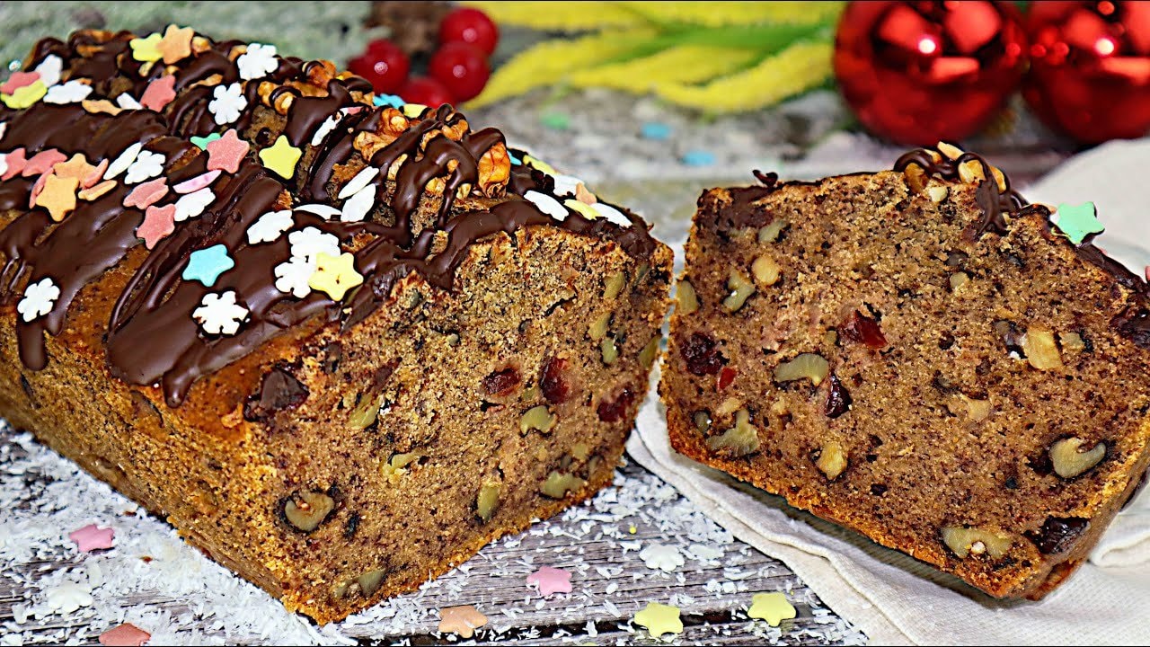 Banana bread végétalien aux canneberges sans gluten — Un banana bread végétalien moelleux aux noix, lait de coco et canneberges séchée