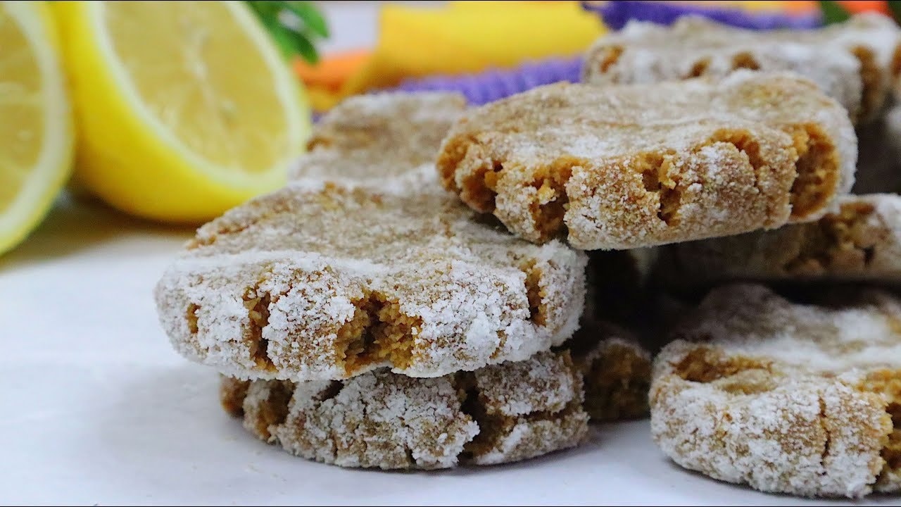 Biscuits cétogène à la farine d'amandes, citron et orange — Biscuits à la farine d'amandes en deux saveurs vives : zeste de citron avec jus 