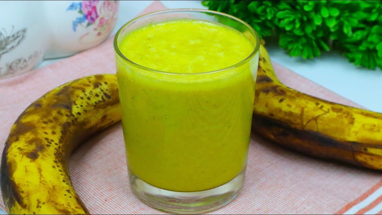 Entzündungshemmendes Bananen-Kurkuma-Ingwer-Milch-Tonikum — Warmes beruhigendes Tonikum aus Milch, Butter, Banane und Eigelb mit Kurkuma, In