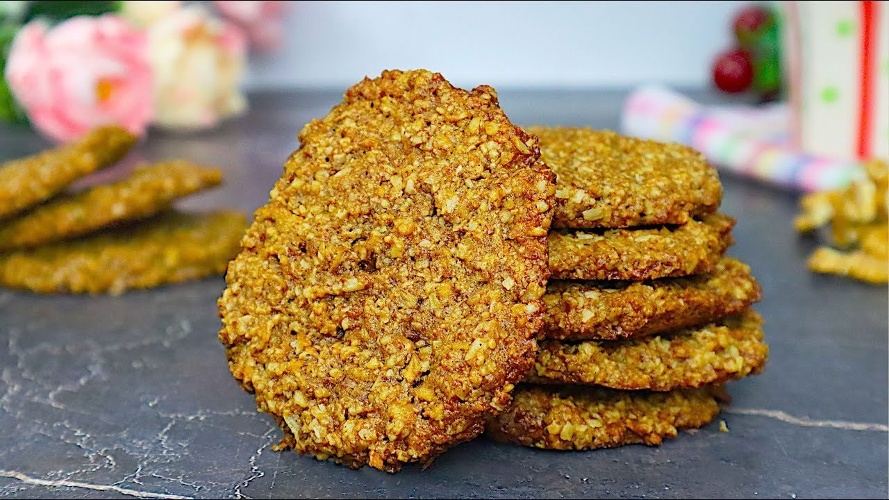Vegan Apple Walnut Oat Cookies (No Sugar) — Crunchy oat cookies with pan-toasted walnuts, cinnamon and vanilla, sweetened by
