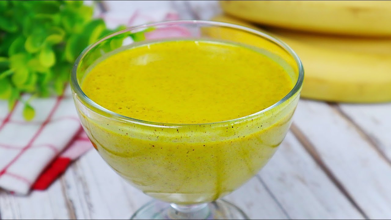 Anti-Inflammatory Turmeric Banana Smoothie — Warming breakfast smoothie with turmeric, ginger and cinnamon blended into hot m