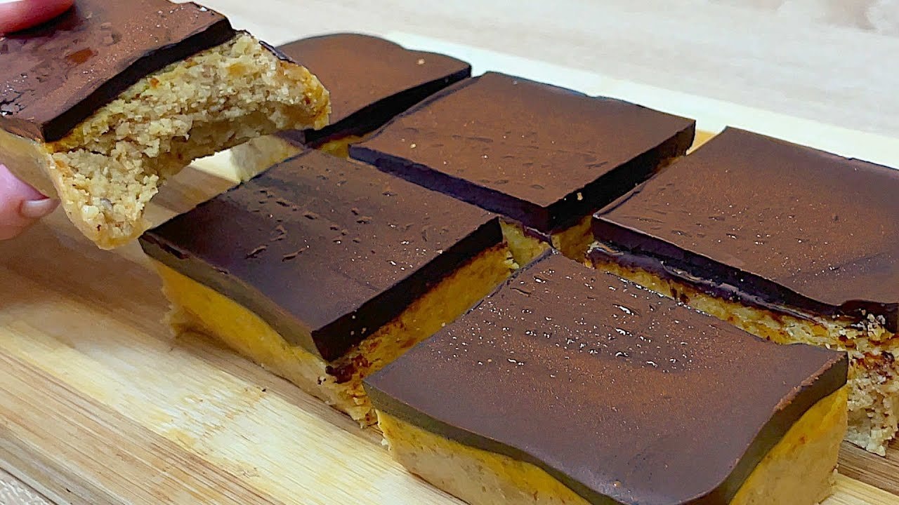 Eiweißreiche Erdnuss-Mandel-Riegel ohne Backen aus 4 Zutaten — Eiweißreiche No-Bake-Riegel, gebunden mit Erdnussbutter, gerösteten Mandeln und 