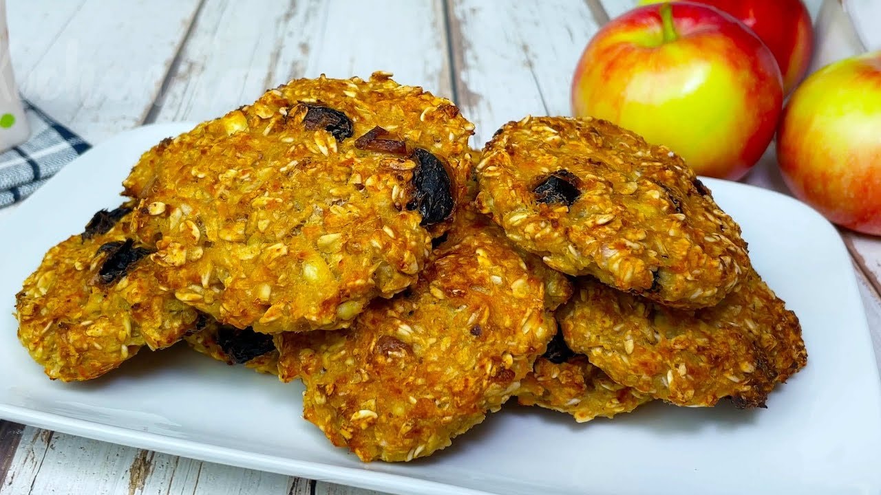 4-Ingredient Apple Cottage Cheese Oat Cookies — Tender high-protein cookies built on grated apple, oats, cottage cheese and rais