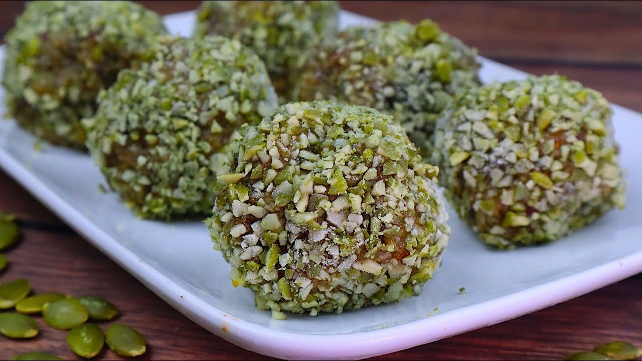 No-Bake Pumpkin Seed Date Banana Truffles — Creamy no-bake truffles blended from raw pumpkin seeds, dates and banana, rolled