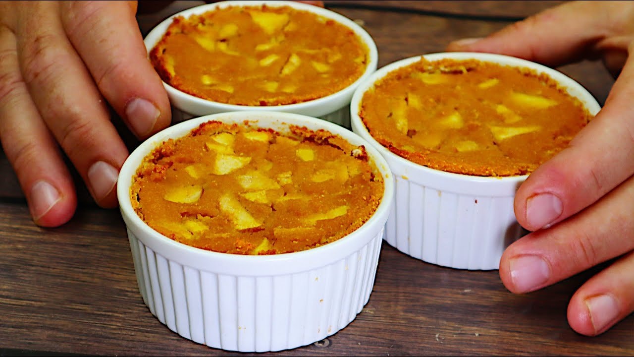 Eifreier Apfel-Joghurt-Diätkuchen (ohne Zucker, glutenfrei) — Weicher eifreier Apfelkuchen mit Joghurt, Kokosmehl und Dattelsirup. Diätfreundl