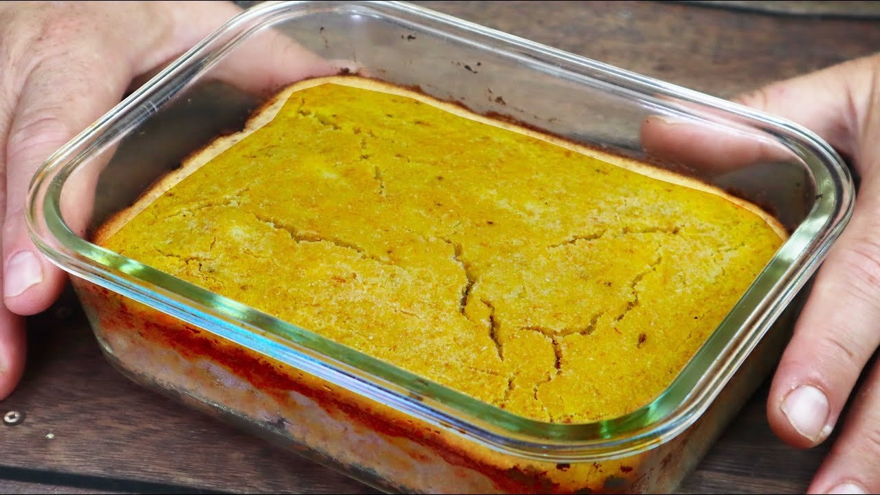 Bizcocho sin harina de plátano, coco y yogur (sin azúcar) — Bizcocho jugoso de plátano sin harina con harina de coco, yogur y una cucharada 