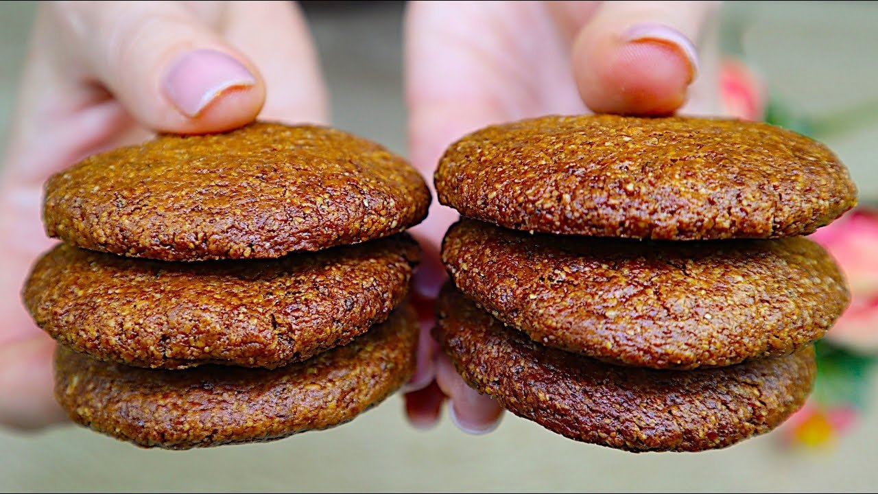 3-Ingredient Peanut Butter Chia Cookies (Vegan) — Chewy peanut butter cookies with a chia egg and coconut sugar. No wheat flour, n