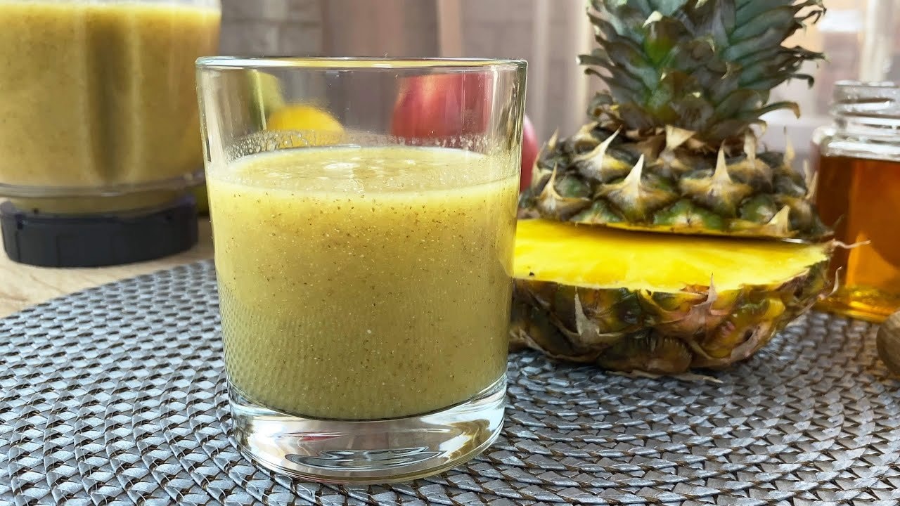 Slimming Pineapple Oat Banana Cookies — Light oat cookies with blended pineapple, banana and a drizzle of vegetable oil.