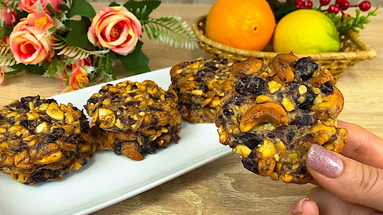 Mehlfreier Bananen-Kakao-Kuchen mit Cranberries — Saftiger mehlfreier Bananen-Kakao-Kuchen mit gemahlenen Haferflocken, getrocknet