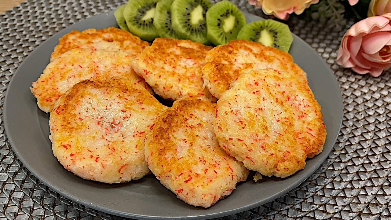 High-Protein Crab-Stick Cheese Patties (Gluten-Free) — Savoury pan-fried patties with grated crab sticks, cheese, egg and kefir, bound 