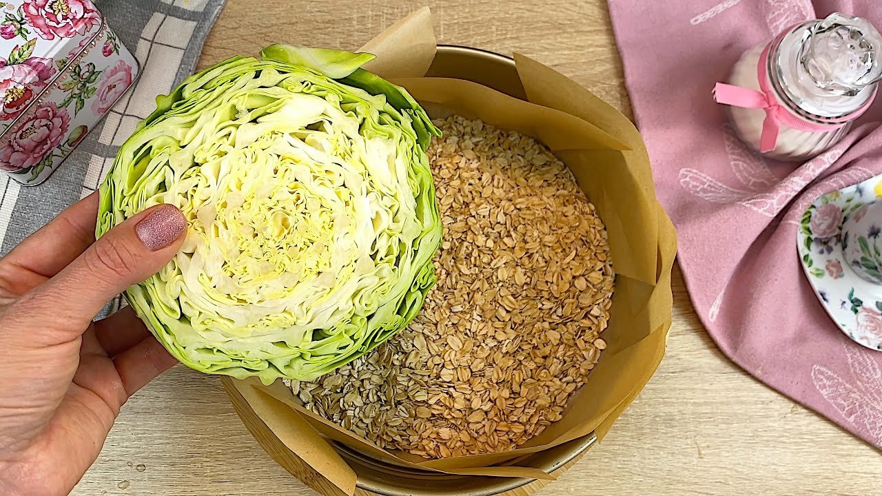 Herzhafter Grünkohl-Hafer-Auflauf mit Käse — Herzhafter mehlloser Auflauf mit Grünkohl, Haferflocken, Knoblauch und Kräutern,