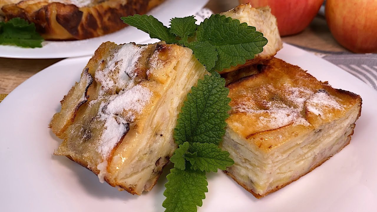 Glutenfreier Apfel-Bananen-Kuchen (Zuckerfrei) — Fruchtiger Kuchen mit 2 Äpfeln, 2 Bananen und mehr Obst als Teig, gebunden mit R