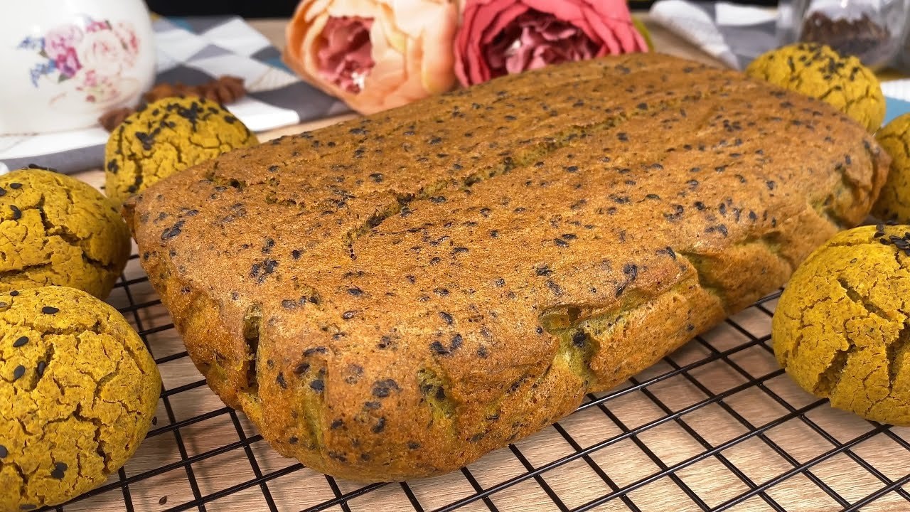 Grandma's Red Lentil Bread Rolls (No Flour) — Rustic lentil loaf and mini buns made from 250g soaked red lentils, 1 egg, flax 