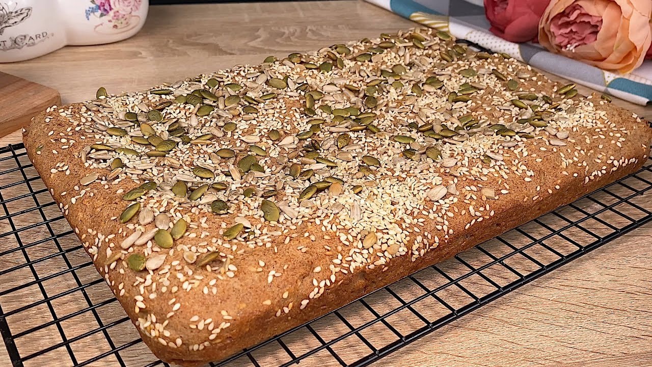 Eifreier Buchweizen-Saaten-Laib (Glutenfrei, Vegan) — Großer Familienlaib aus 400 g grünem Buchweizenmehl, in Flohsamenschalen eingewe