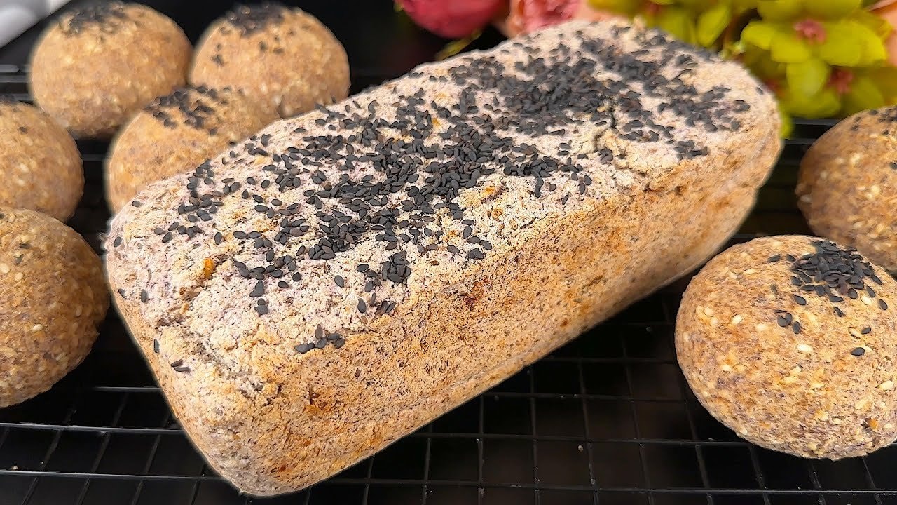 Pan keto vegano de coco y almendra (sin harina) — Hogaza keto sin harina con 150g de harina de coco, 60g de harina de almendras, c