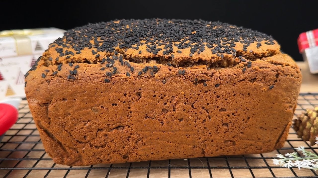 Hirse-Buchweizen-Langlebigkeitsbrot mit Saaten (vegan) — Veganes Brot aus eingeweichter Hirse und grünem Buchweizen mit Leinsamen und ein