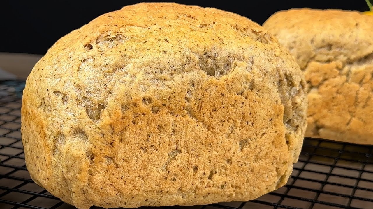 Glutenfreies Buchweizen-Reis-Brot mit Koriandergrün — Handwerkliches glutenfreies Brot mit grünem Buchweizen- und Reismehl, Tapiokastä