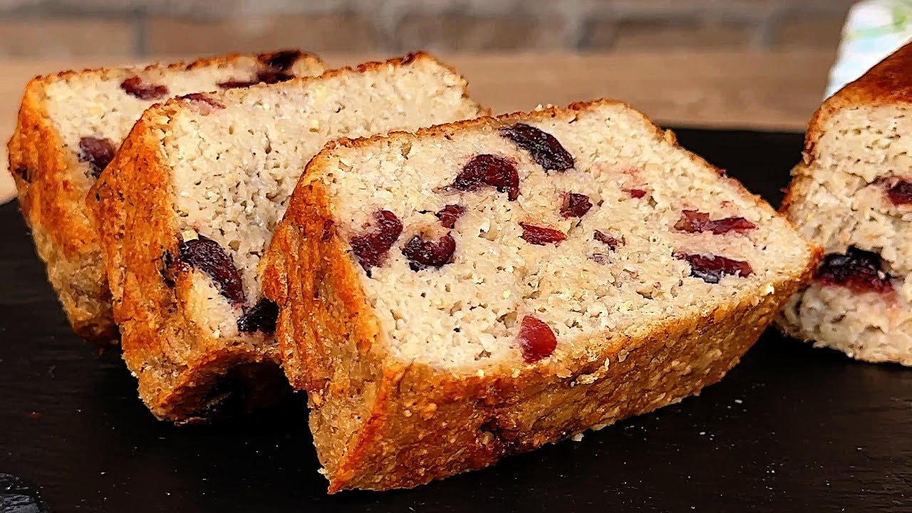 Flourless Oat Apple Cake with Cranberries (No Sugar) — Moist diet cake built on ground oats, pureed apples, banana and fresh cranberrie