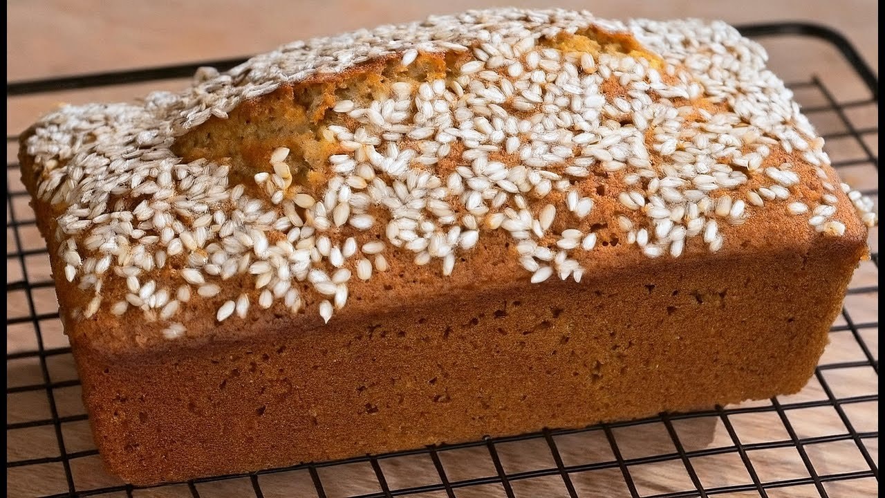 Diabetikerfreundliches Kichererbsen-Mandel-Walnuss-Brot — Vollwertiges Kichererbsenbrot mit Kefir, Mandeln, Walnüssen und einer Handvoll R