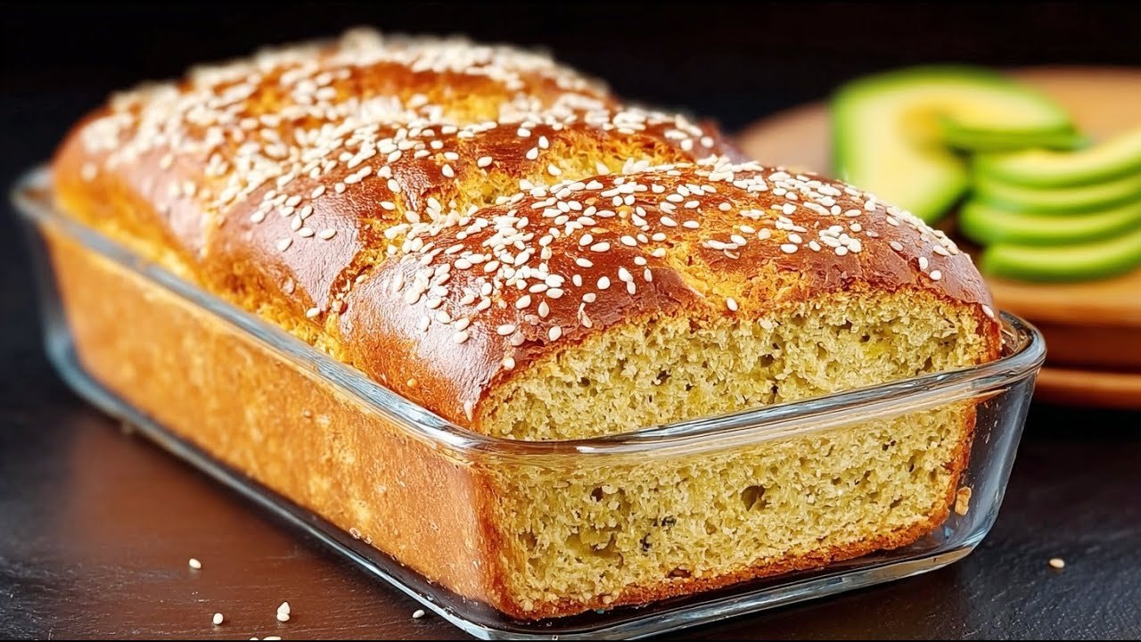 Keto-Avocado-Leinsamen-Sandwichbrot (Low-Carb) — Butterweiches Keto-Sandwichbrot auf Lein-, Mandel- und Kokosmehl mit zerdrückter