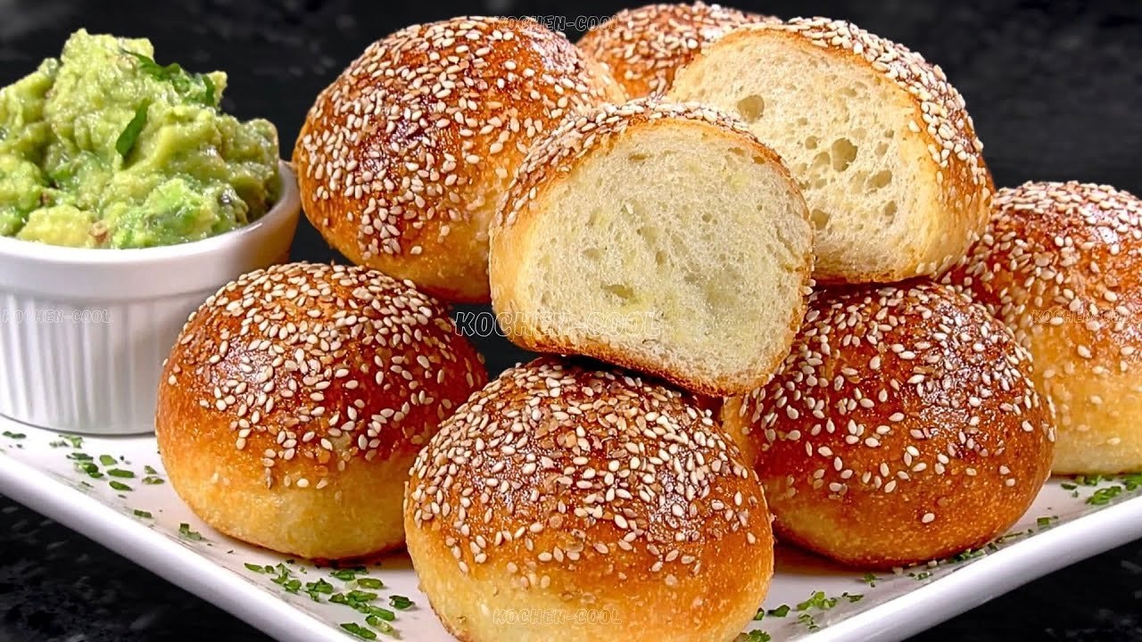 Keto Tahini Protein Buns in 5 Minutes — Soft tahini-rich buns built on eggs, whey protein and sesame. Flour-free and rea